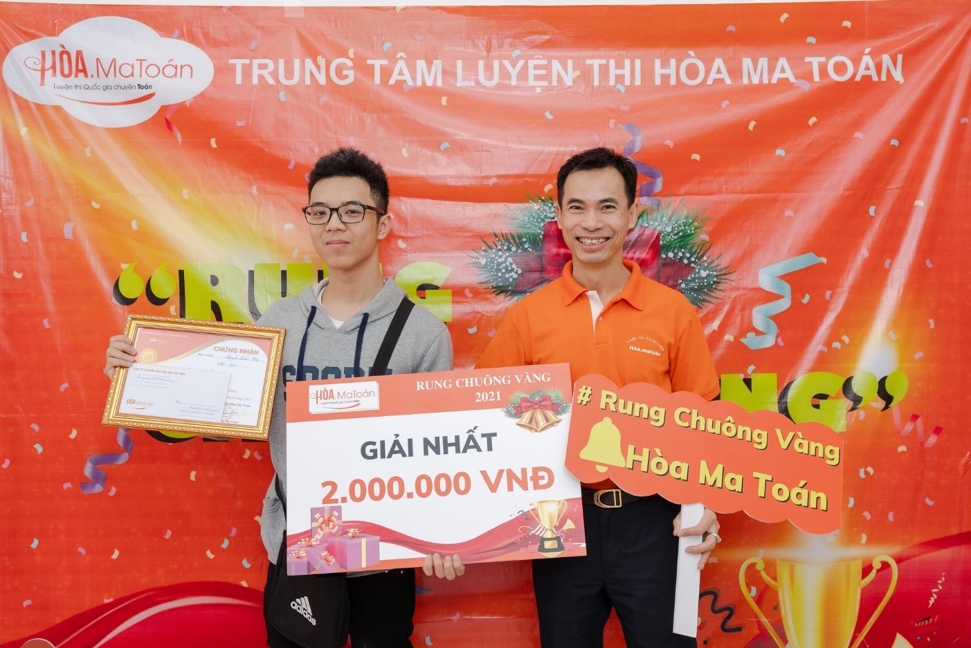 Thầy Hoà Ma Toán – Giám đốc trung tâm đã có 20 năm kinh nghiệm luyện thi Toán vào các trường Top tại Hà Nội